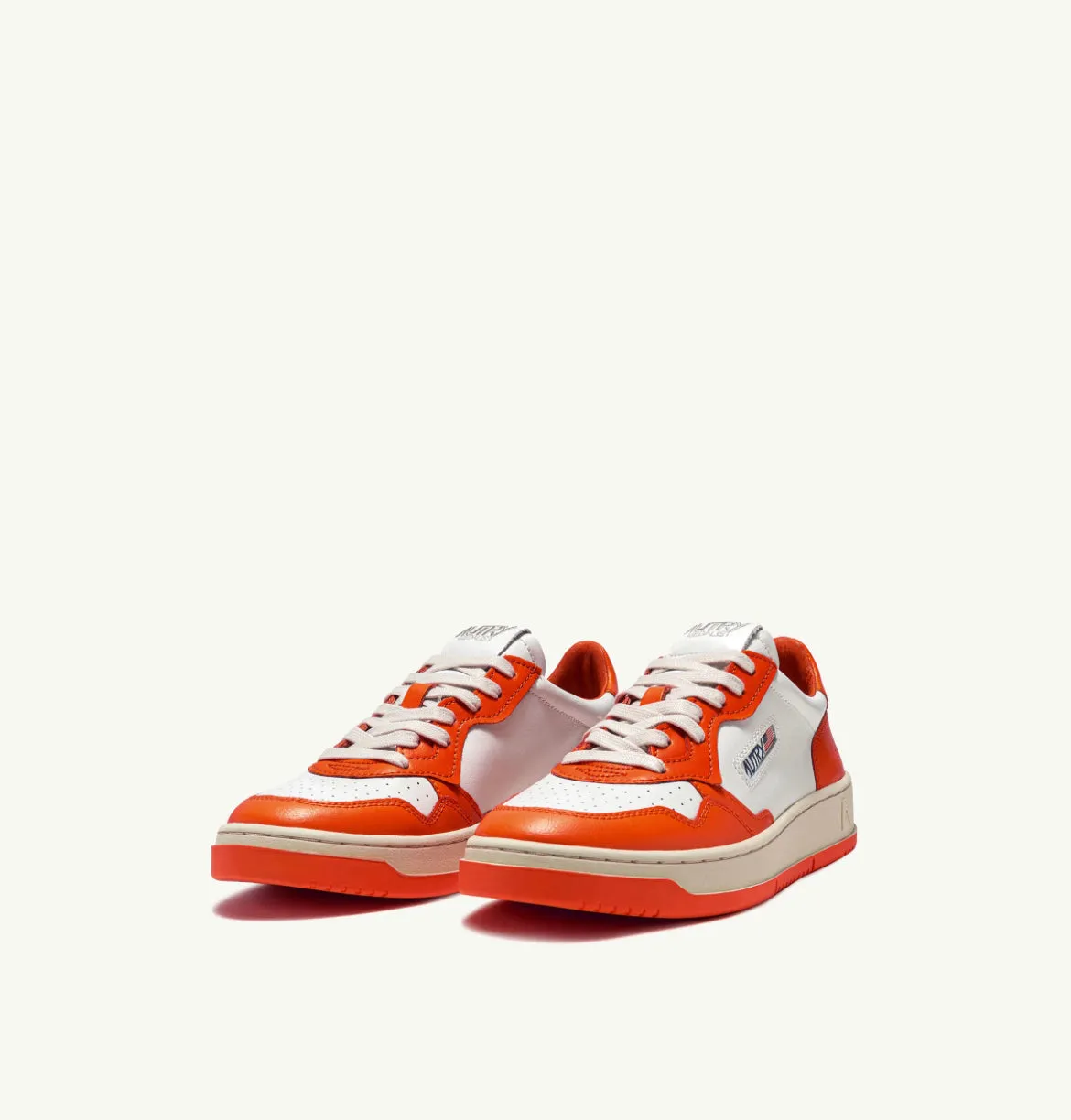 Autry Action Shoes Sneaker Medalist Low Women white tangerine AULWWB21