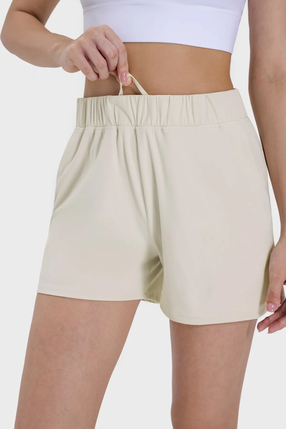 Essential Versatile Quick-Dry Three-Quarter Shorts