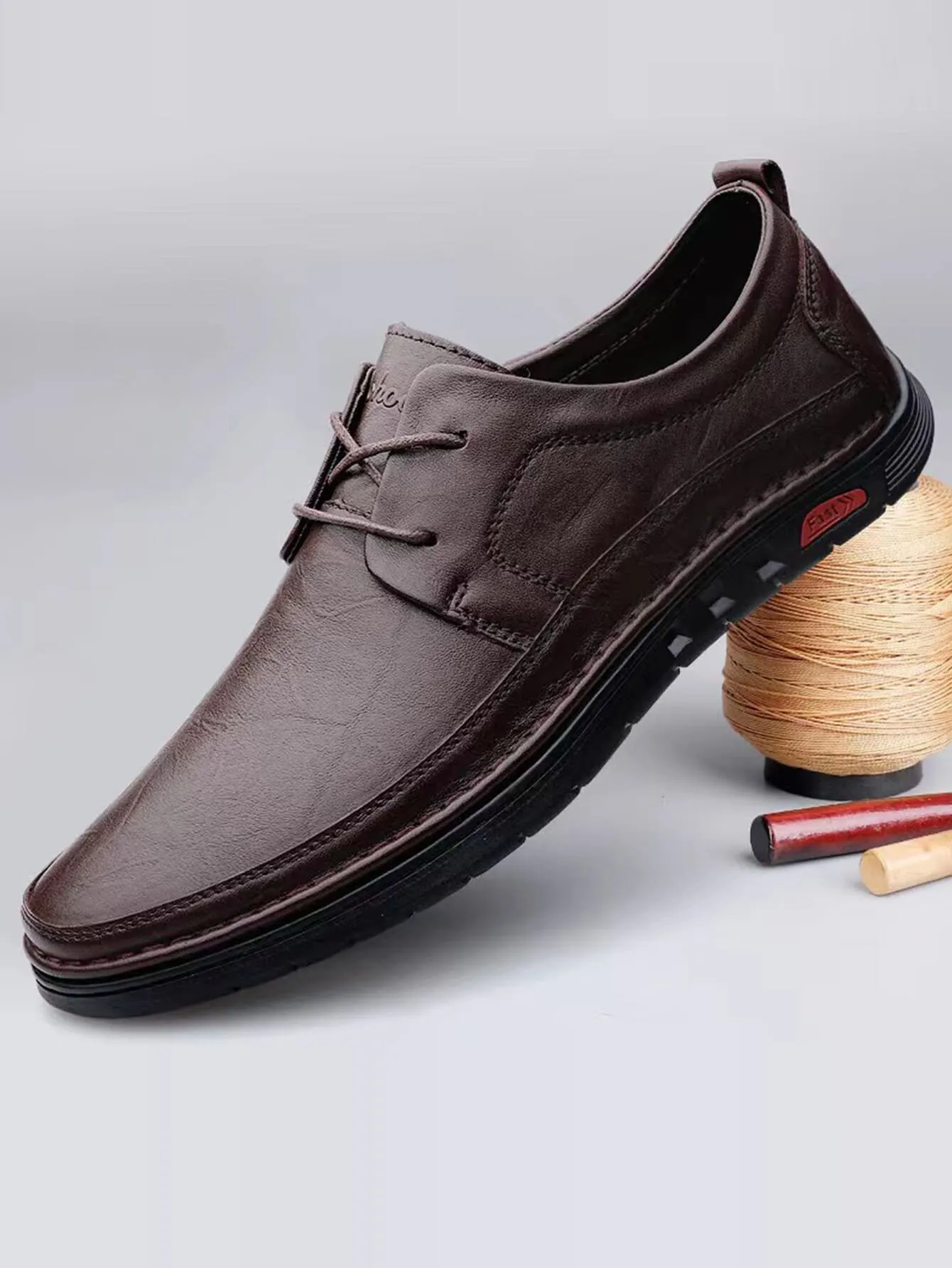 Men Stitch Decor Lace-up Front Oxford Shoes