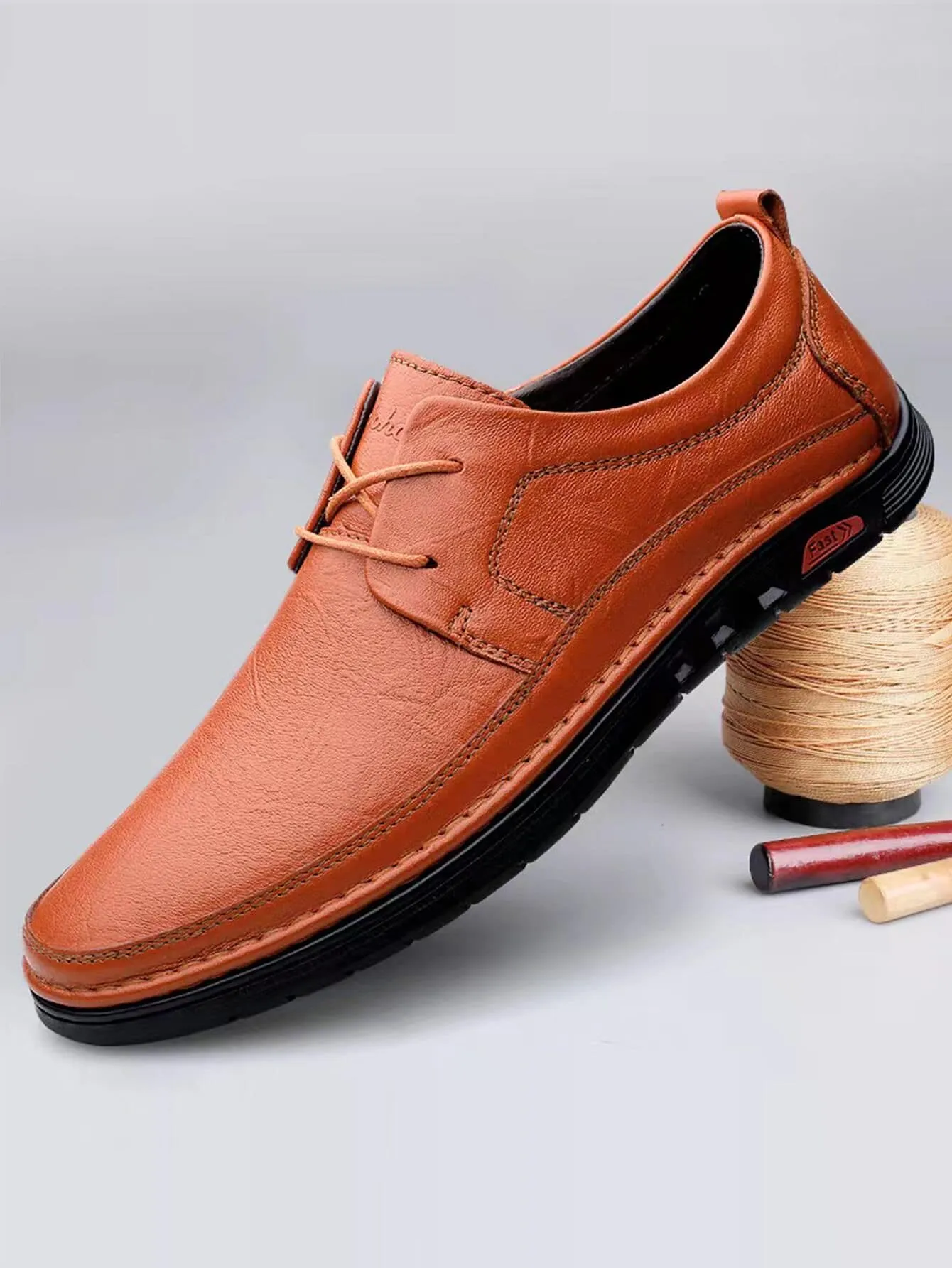 Men Stitch Decor Lace-up Front Oxford Shoes