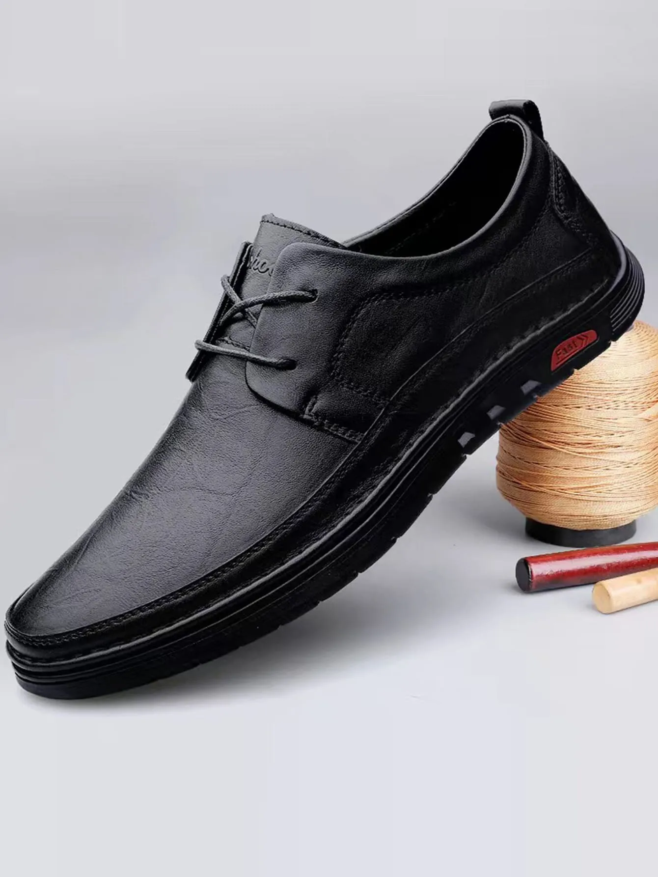 Men Stitch Decor Lace-up Front Oxford Shoes