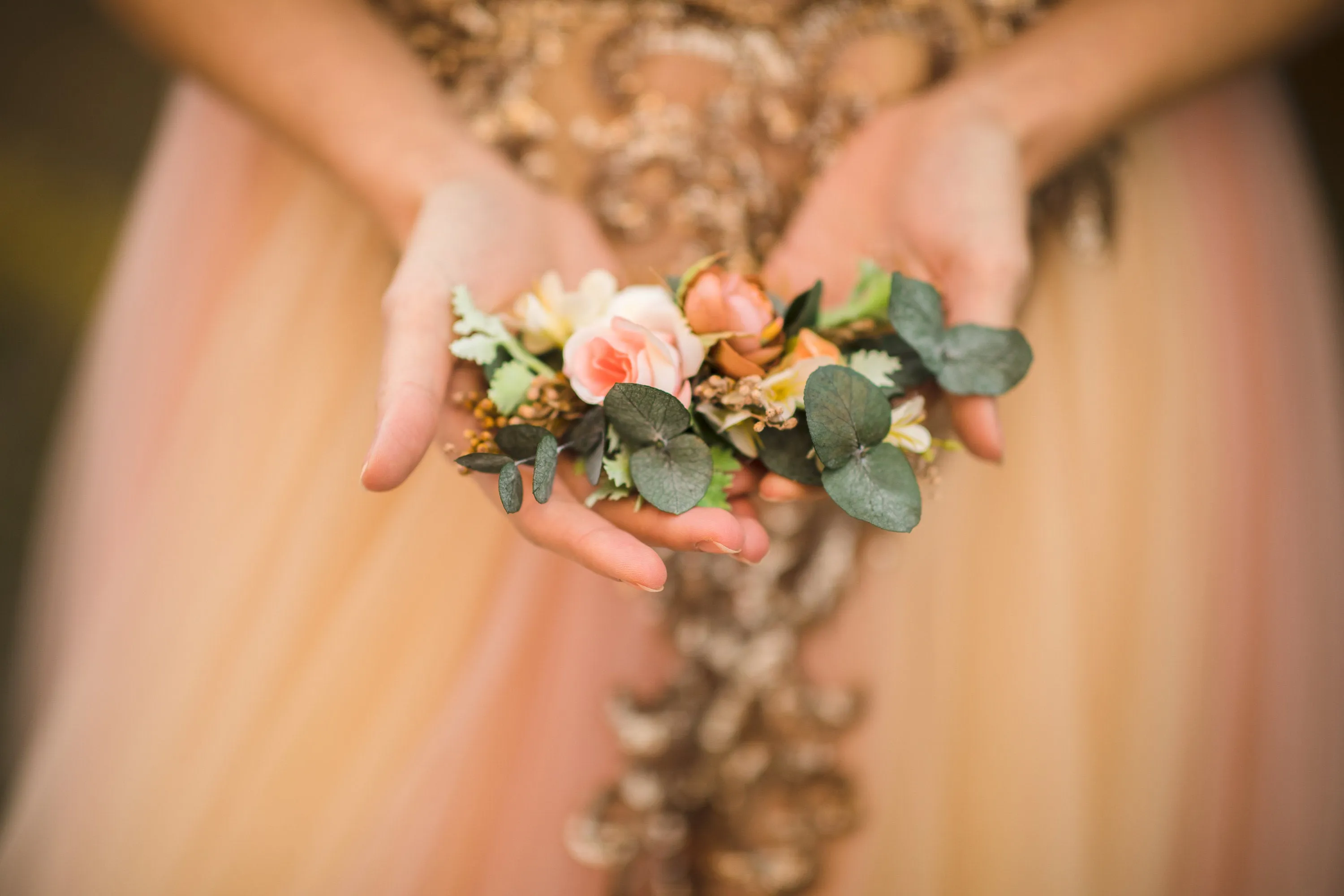 Peach flower hair comb Wedding flower accessories Magaela flower comb Apricot hair comb Greenery bridal comb Hochzeit haarkaam Handmade